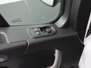 Renault Master Renault Master 2.3DCi 130PK L2H2 Glasresteel | Imperiaal | Trekhaak | Navigatie | Airco | Cruise | Betimmering - afbeelding nr 8
