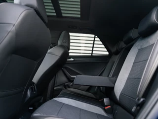 Volkswagen T-Roc Volkswagen T-Roc 2.0 TSI 4Motion Sport R Pano Akra VOL! - afbeelding nr 23