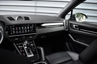 Porsche Cayenne Porsche Cayenne Coupé (8-7 beschikbaar) 3.0 E-Hybrid 462pk Sport Design | Panoramadak | 22'' Velgen | ACC | Head-Up | Bose | Sportchrono | Leder Dashbord | - afbeelding nr 39
