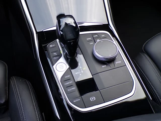 BMW 3 Serie BMW 3 Serie 320i Executive Edition, Automaat / Carplay + Android Auto / Full LED / Camera + Sensoren - afbeelding nr 18