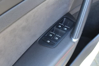 Volkswagen Golf Volkswagen Golf 2.0 TSI GTI TCR 290pk DSG7 Panoramadak Clima Cruise Navi Camera DynAudio Keyless Zwarte 19