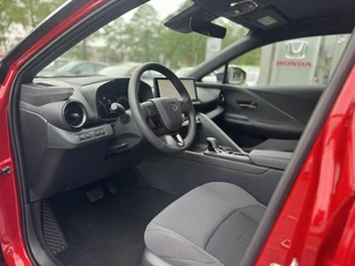 Toyota C-HR Dodenhoekdetectie, Navigatie, Parkeersensoren V + A , All-in Rijklaarprijs - afbeelding nr 18