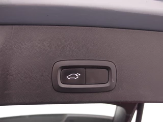 Volvo XC40 AUTOMAAT / TREKHAAK / FULL LED / STOELVERW / CARPLAY / CAMERA / NAVI / CLIMA / NL-AUTO - afbeelding nr 43