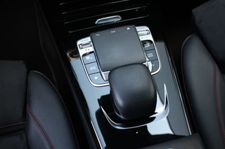 Mercedes-Benz CLA Mercedes-Benz CLA 180 AMG | Night pakket | Pano | Sfeerverlichting | Camera - afbeelding nr 19