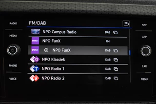 Volkswagen T-Cross Volkswagen T-Cross TSI 110PK DSG STYLE CAMERA/LED/CARPLAY - afbeelding nr 29