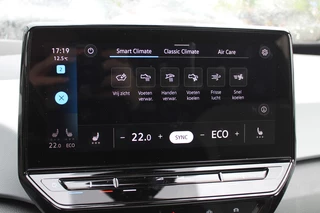 Volkswagen ID.3 Volkswagen ID.3 First Max 58 kWh / Full option! / Panoramadak / Camera / Head-up / Keyless / 20'' / ACC / Dodehoek / Elektr. stoelen / Massage / Navigatie / Stuurverwarming - afbeelding nr 18