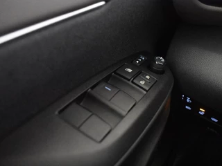 Toyota Yaris Cross Toyota Yaris Cross 1.5 Hybrid 130 Executive | Stuur en Stoelverwarming | PDC V+A | - afbeelding nr 30