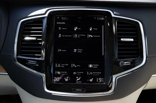 Volvo XC90 Volvo XC90 2.0 T8 Plug-in hybrid AWD Ultra Bright Longrange|Panorama|Trekhaak|H/K Audio - afbeelding nr 25