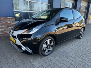 Toyota Aygo Toyota Aygo 1.0 VVT-I X-CITE CLIMA. CAMERA. LM VELGEN. KEYLESS. ALL.IN. - afbeelding nr 1
