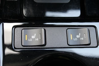 Toyota Prius Toyota Prius 1.8 Plug-in Dynamic Tecnik Pakket - afbeelding nr 16
