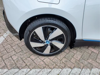 BMW i3 BMW i3 BASIS 120AH 42 KWH Warmtepomp | Cruise | Navigatie - afbeelding nr 24