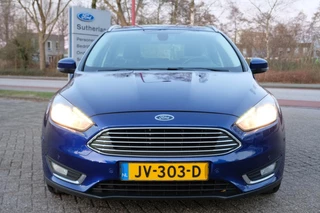 Ford Focus Ford Focus Wagon 1.5 Titanium 150pk | Half leder | Winterpack | 1.500kg trekgewicht | Dealeronderhouden | Navigatie | Parkeersensoren voor & Achter - afbeelding nr 8