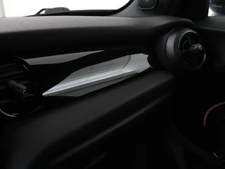 MINI Cooper S Mini Cooper S 2.0 John Cooper Works | Panoramadak | Stoelverwarming | Camera | Carplay | Full LED | Leder | Harman/Kardon | Climate control | Cruise control - afbeelding nr 26