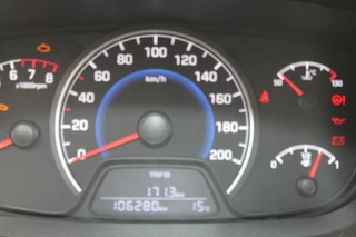 Hyundai i10 Hyundai i10 1.0I PREMIUM CLIMA NAVI STOELVERWARMING TREKHAAK - afbeelding nr 3