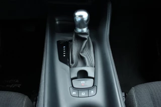 Toyota C-HR Toyota C-HR 1.8 Hybrid Dynamic Keyless entry | Camera | Cruise control - afbeelding nr 26