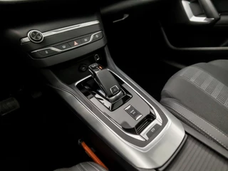 Peugeot 308 Peugeot 308 SW 1.2 PureTech Sport Automaat (PANORAMADAK, APPLE CARPLAY, GROOT. NAVI, 360 CAMERA, SPORTSTOELEN, GETINT GLAS, CRUISE, NIEUWE APK, NIEUWSTAAT) - afbeelding nr 11