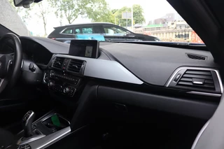 BMW 3 Serie BMW 3 Serie 320i MSp. Exec. I Geen Import I M Pakket I Leder I Navi I Stoelv - afbeelding nr 9