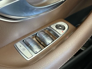 Mercedes-Benz E-Klasse Mercedes-Benz E-Klasse Estate 200 AMG Business Solution Sport Automaat | Lederen sportstoelen | Elektr. trekhaak | Sfeerverlichting | Adaptive | Camera - afbeelding nr 32