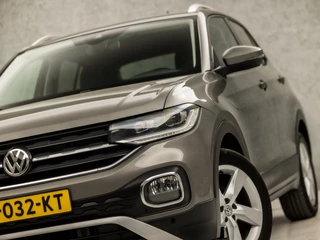 Volkswagen T-Cross Automaat (VIRTUAL COCKPIT, APPLE CARPLAY, GROOT NAVI, CLIMATE, LED KOPLAMPEN, SPORTSTOELEN, CAMERA, GETINT GLAS, KEYLESS, NIEUWSTAAT) - afbeelding nr 15