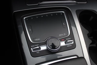 Audi SQ7 Audi SQ7 4.0 TDI quattro GRIJS KENTEKEN / Trekhaak / Panoramadak / 360Camera / Head-up / 23'' / Luchtvering / Keyless / Bose / Dodehoek / DAB / Apple CarPlay / Nachtzicht / Matrix LED / ACC / Stoelverwarming - afbeelding nr 35