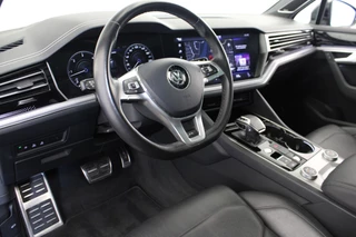 Volkswagen Touareg Volkswagen Touareg 3.0 TDI R-Line |Pano|Trekhaak|Achterbank verw.| - afbeelding nr 9