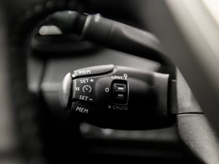 Peugeot 208 Peugeot 208 1.2 PureTech Sport (APPLE CARPLAY, GROOT NAVI, 360 CAMERA, LM VELGEN, SPORTSTOELEN, PARKEERSENSOREN, LED KOPLAMPEN, LANE ASSIST, NIEUWSTAAT) - afbeelding nr 21