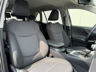 Toyota RAV4 Toyota RAV4 2.5 Hybrid Dynamic+ Navi PDC Led 10 jaar garantie! - afbeelding nr 30