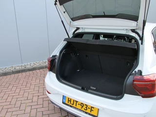 Volkswagen Polo Volkswagen Polo 1.0 TSI 110pk DSG R-Line | Acc | Lane | Camera - afbeelding nr 16