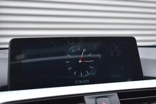 BMW 3 Serie BMW 3 Serie 330E HIGH EXEC. / SCHUIF KANTELDAK / STOELVERWARMING / LEDERE BEKLEDING - afbeelding nr 19