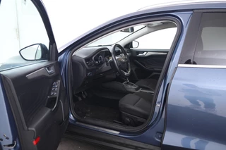 Ford Focus Ford Focus Wagon 1.5 EcoBlue Titanium Business Airco, Navigatie, Cruise Control, Apple Carplay - afbeelding nr 10
