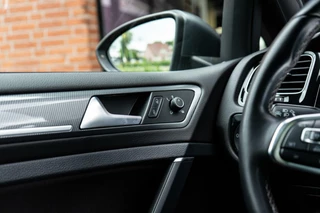 Volkswagen Golf Volkswagen Golf 1.5 TSI R-Line Pano / Camera / ACC - afbeelding nr 25