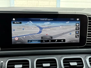Mercedes-Benz GLE Mercedes-Benz GLE-klasse 300 d 4MATIC AMG Panoramadak Trekhaak Luchtvering Rondomzicht Camera - afbeelding nr 20
