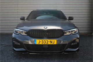 BMW 3 Serie BMW 3 Serie 330e M Sport Pano / Laser / 360 camera / Elec stoelen / Trekhaak / Dode hoek / - afbeelding nr 9
