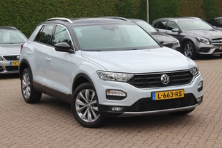 Volkswagen T-Roc Volkswagen T-Roc 1.5 TSI Sport / Trekhaak / Virtual Cockpit / Navigatie / Parkeerhulp V+A / Spiegelpakket / 17'' / Apple CarPlay / ACC - afbeelding nr 33