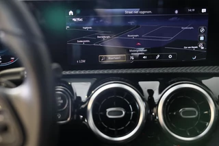 Mercedes-Benz A-Klasse Mercedes-Benz A-klasse 180 AMG 45 Look / AUT / Cruise Control / Camera / F1 Flippers / Navi / Led / Pdc / Xenon / 20 Inch - afbeelding nr 16