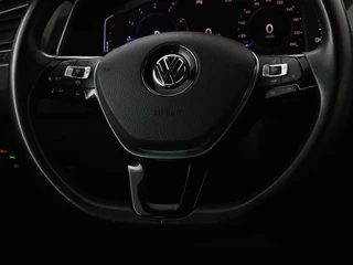 Volkswagen Tiguan Volkswagen Tiguan 1.5 TSI R-Line | DSG | 360 camera | Active Info |  Keyless | Adaptive cruise | Trekhaak | Full LED | Park Assist | Carplay | Navigatie - afbeelding nr 8