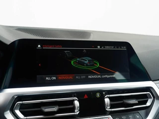 BMW 3 Serie BMW 3-serie Touring 330e 293pk Sport Line | Full LED | Carplay | Stoel/stuurverwarming | Trekhaak - afbeelding nr 35