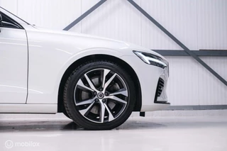 Volvo V60 Volvo V60 2.0 T8 Recharge AWD R-Design | NL auto | DAB+ | CarPlay | Adaptive | Blis | Rijklaar | - afbeelding nr 52