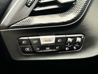 BMW 1 Serie BMW 1-serie 118i Sport Line/Aut/Navi/Xenon/Carplay/Sportstoelen/Stoelverwarming/CRUISE - afbeelding nr 22