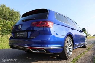 Volkswagen Passat Volkswagen Passat Variant 2.0 TSI 4Motion  / R-Line / Pano - afbeelding nr 35