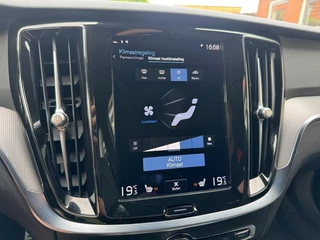 Volvo V60 Volvo V60 2.0 T6 Recharge AWD Plus-Dark R-Design Long-Range Camera Trekhaak Leder - afbeelding nr 34