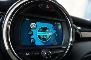 MINI Cooper MINI Cooper Mini 1.5 Pepper | NL AUTO | HUD | Sportinterieur (leer/ stof/ stoelverwarming) | Apple Carplay | Sfeerverlichting | 17inch | LED pakket | Keyless GO/ ENTRY | DUAL ZONE CLIMATE | Bonnet Stripes | Zwart dak | Front- achterspoiler - afbeelding nr 28