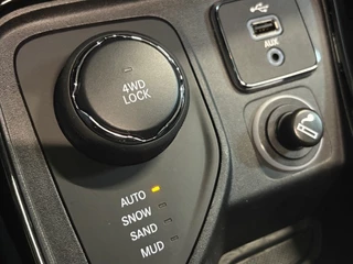 Jeep Compass Panoramadak, beats audio, stoel/stuurverwarming - afbeelding nr 26