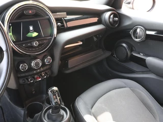 MINI One Mini Mini 1.5 One Automaat Business Edition | Navigatie | PDC | Cruise Control | Airco | 17