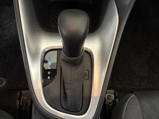 Toyota Yaris Toyota Yaris 1.5 Hyb. Dynamic ACHTER CAMERA-NAVI-BLUETOOTH - Allseason - afbeelding nr 25