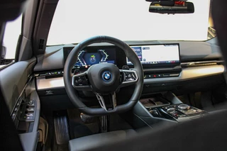 BMW 5 Serie BMW 5-serie Touring 530e PANO | TREKH | HUD - afbeelding nr 21