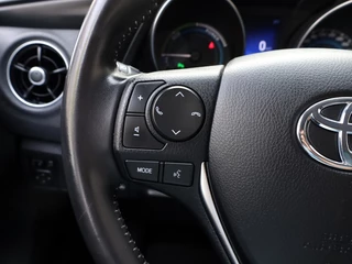 Toyota Auris Toyota Auris Touring Sports 1.8 Hybrid Executive | Half Leder | Park-Assist | LED Koplampen - afbeelding nr 23