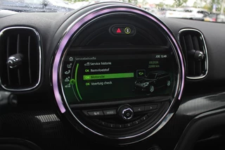 MINI Countryman MINI Countryman Mini 2.0 Cooper S E ALL4 Chili / Panoramadak / Camera / Head-up / 19'' / Leder / Navigatie / Stoelverwarming / DAB / Cruise Control / SoH 94% - afbeelding nr 25