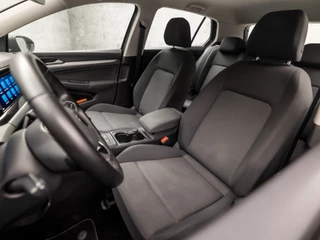 Volkswagen Golf Volkswagen Golf 1.0 TSI Sport (APPLE CARPLAY, CLIMATE, LED KOPLAMPEN, SPORTSTOELEN, LM VELGEN, LANE ASSIST, NIEUWSTAAT) - afbeelding nr 13