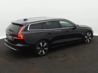Volvo V60 Volvo V60 2.0 T6 Essential Edition | Driver Assist | Leder | Climate | 19